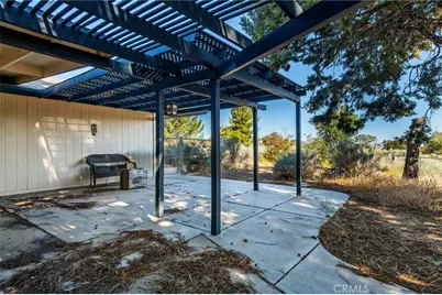 8623 Gobi Road, Phelan, CA 92371 - Photo 24