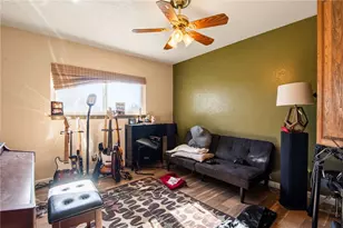 8623 Gobi Rd, Phelan, CA 92371 - Photo 16