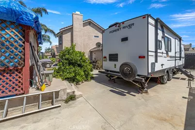 1176 W Buxton, Rialto, CA 92377 - Photo 28