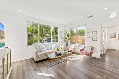 56 Bay Layrel, Irvine, CA 92618 - Photo 2