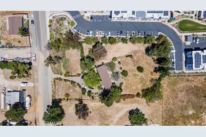 25071 Monroe, Murrieta, CA 92562 - Photo 2