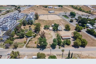 25071 Monroe, Murrieta, CA 92562 - Photo 8