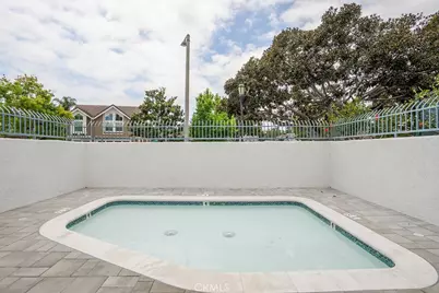 3433 Wimbledon Way, Costa Mesa, CA 92626 - Photo 24
