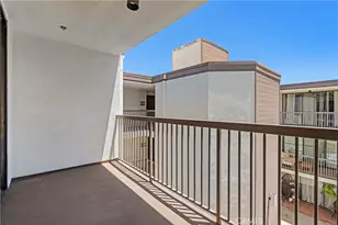 911 N Kings Road, West Hollywood, CA 90069 - Photo 32