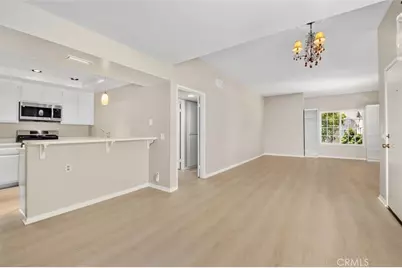 1 Woodleaf, Irvine, CA 92614 - Photo 4