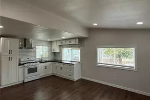 1741 Pomona Ave, Costa Mesa, CA 92627 - Photo 2