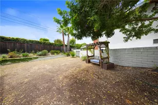 2336 Cynthia Ct, Costa Mesa, CA 92627 - Photo 10