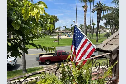 920 11th, Huntington Beach, CA 92648 - Photo 2
