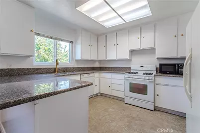 8851 Independence Ave #33, Canoga Park, CA 91304 - Photo 14