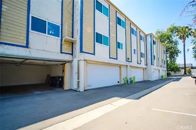 8851 Independence Ave #33, Canoga Park, CA 91304 - Photo 2