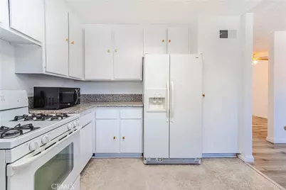 8851 Independence Ave #33, Canoga Park, CA 91304 - Photo 16