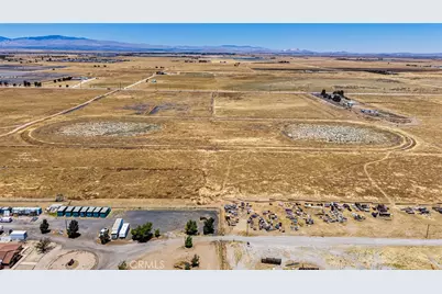 8500 W J Avenue, Del Sur, CA 93536 - Photo 12