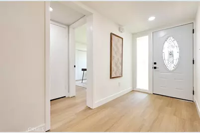 8147 Aldea Avenue, Lake Balboa, CA 91406 - Photo 4