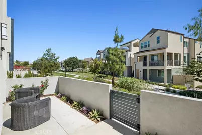 327 Baluster, Irvine, CA 92618 - Photo 42
