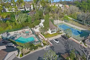 2071 Meadow View Ln, Costa Mesa, CA 92627 - Photo 2