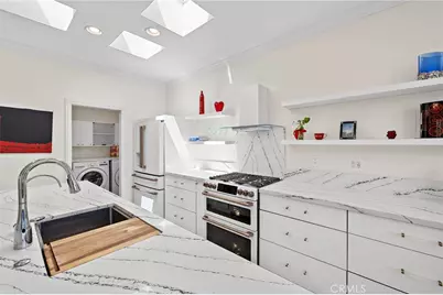 252 Mayflower, Newport Beach, CA 92660 - Photo 8