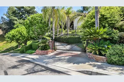 640 S Aberdeen, Anaheim, CA 92807 - Photo 2