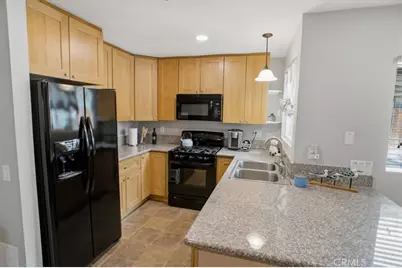 25097 Green Mill Avenue, Newhall, CA 91321 - Photo 6