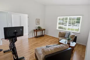25097 Green Mill Ave, Newhall, CA 91321 - Photo 4