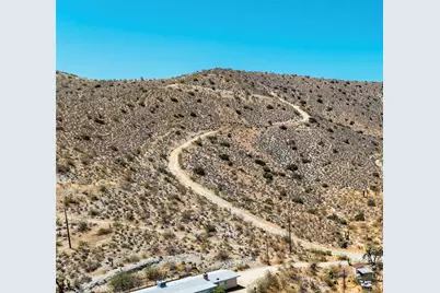 7891 Victor Vista Avenue, Yucca Valley, CA 92284 - Photo 2