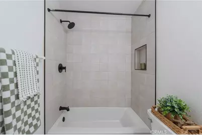 19760 Kingswood, Huntington Beach, CA 92646 - Photo 22