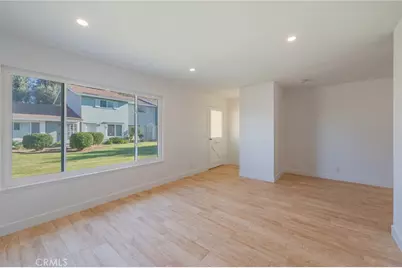 19760 Kingswood, Huntington Beach, CA 92646 - Photo 8