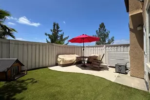 15412 Park Point Ave, Lake Elsinore, CA 92532 - Photo 6