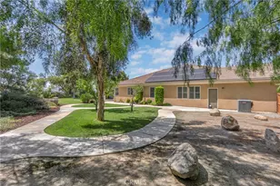 17089 Bluff Vista Ct, Riverside, CA 92503 - Photo 36