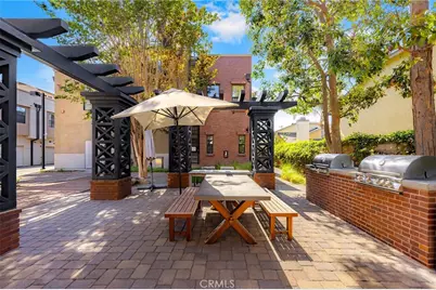 551 W Maple Ave, Orange, CA 92868 - Photo 2