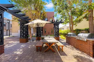 551 W Maple Ave, Orange, CA 92868 - Photo 2