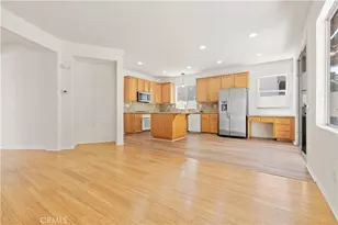 28549 Silverking Trail, Saugus, CA 91390 - Photo 10