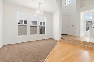 28549 Silverking Trail, Saugus, CA 91390 - Photo 6