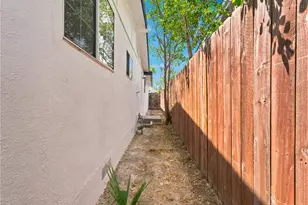12739 Hartland St, North Hollywood, CA 91605 - Photo 32