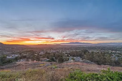 16727 Pienza Court, Riverside, CA 92503 - Photo 8