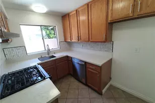 10125 De Soto, Chatsworth, CA 91311 - Photo 8