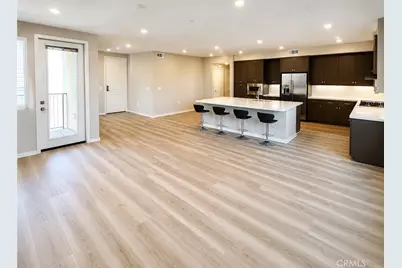 111 Bowery, Irvine, CA 92612 - Photo 2