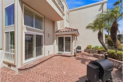 6051 Broadstone Circle, Huntington Beach, CA 92648 - Photo 32