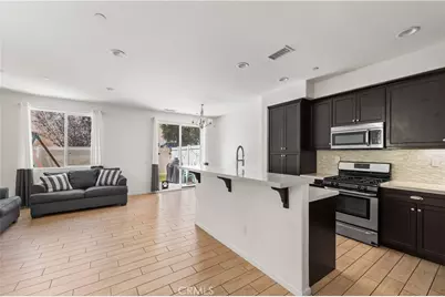 7611 N Honor, Van Nuys, CA 91405 - Photo 2