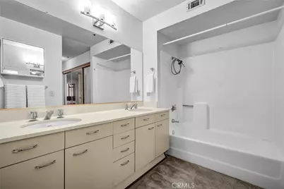 35 Linden Ave Unit 304, Long Beach, CA 90802 - Photo 14