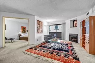 35 Linden Ave, Long Beach, CA 90802 - Photo 2