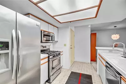 35 Linden Ave Unit 304, Long Beach, CA 90802 - Photo 20