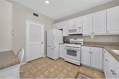 3273 Watermarke Place, Irvine, CA 92612 - Photo 16