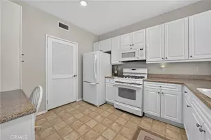 3273 Watermarke Pl, Irvine, CA 92612 - Photo 16