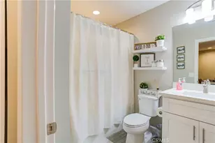 16408 Valencia, Fontana, CA 92335 - Photo 18
