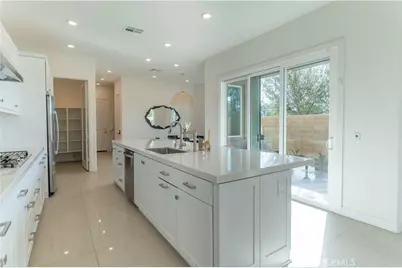 301 Baluster, Irvine, CA 92618 - Photo 4