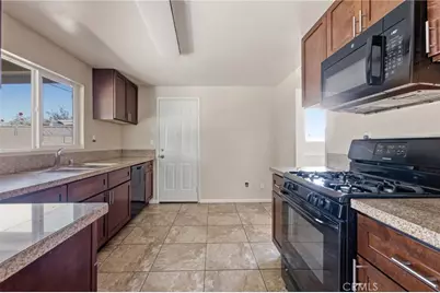 2928 Hilldale, Simi Valley, CA 93063 - Photo 10