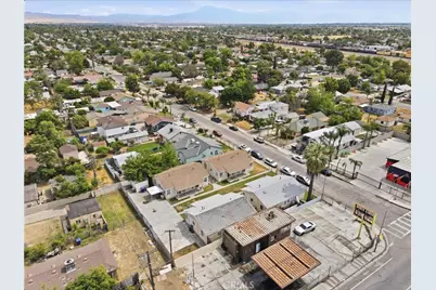 2208 Lake, Bakersfield, CA 93306 - Photo 6