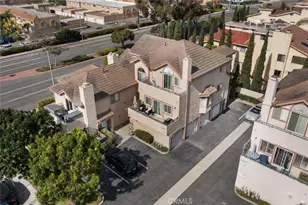 5021 Waverider, Huntington Beach, CA 92649 - Photo 2
