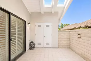8877 Tulare Dr, Huntington Beach, CA 92646 - Photo 16