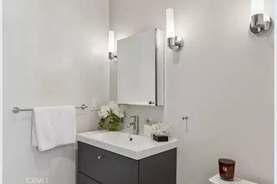 230 S Lucerne Boulevard, Los Angeles, CA 90004 - Photo 16